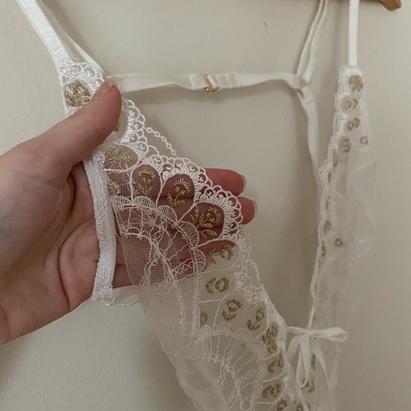 Victoria’s Secret White BabyDoll Lingerie - Picture 9 of 12